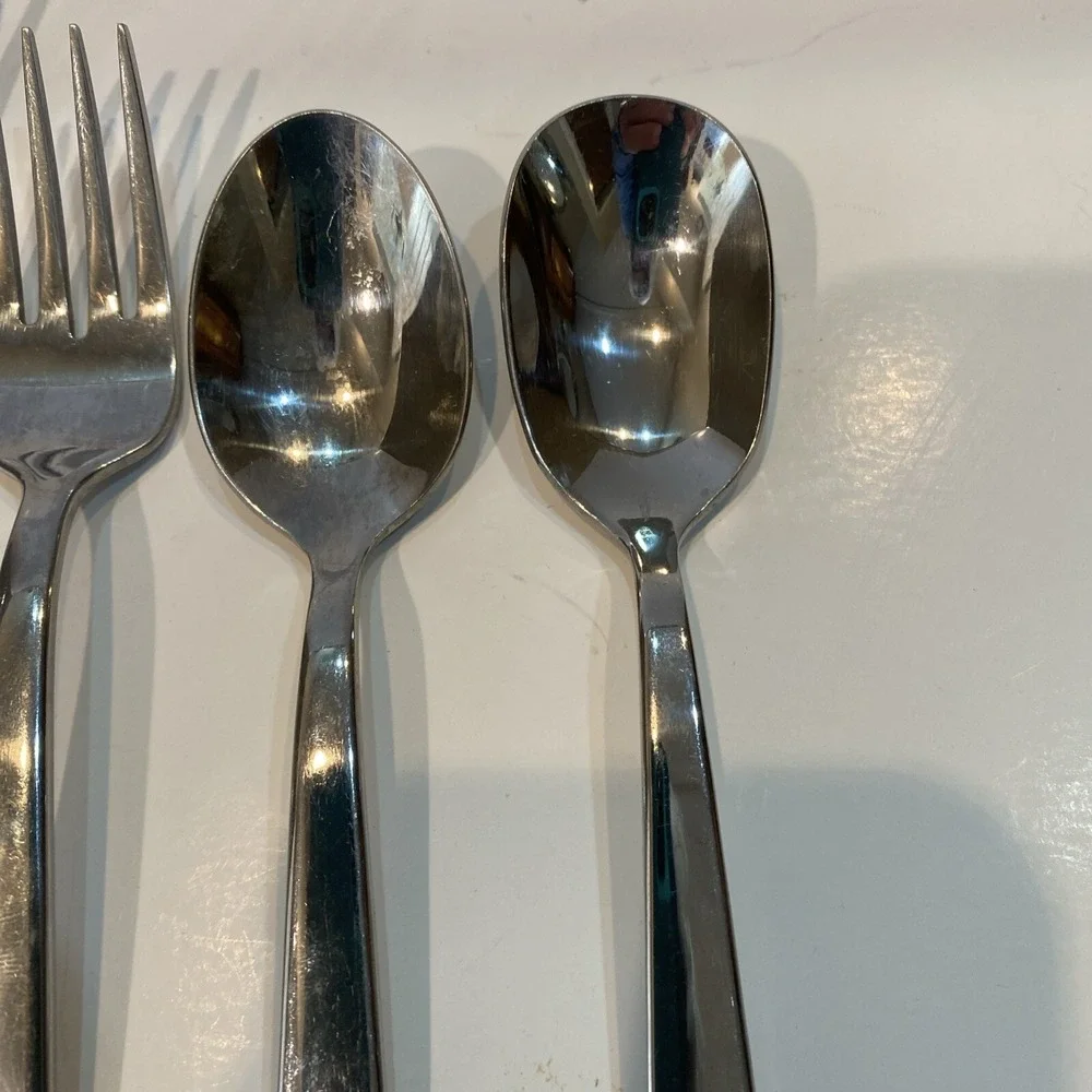 Oneida Perry 18/0 Stainless Flatware Lot Sugar & Cereal Spoon Forks Dinner Salad